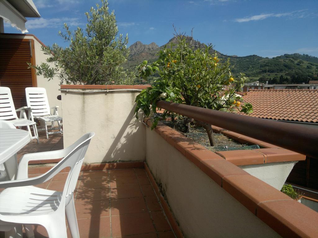 Porto Azzuro Apartment 6 Beds Porto Azzurro Luaran gambar